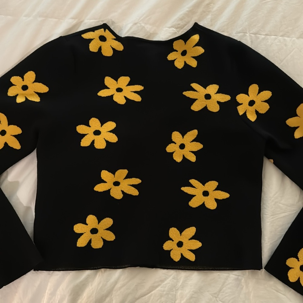 Flower sweater - Picture 3 of 4